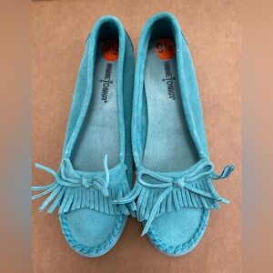 Minnetonka moccasins. NWOT. US 9.5